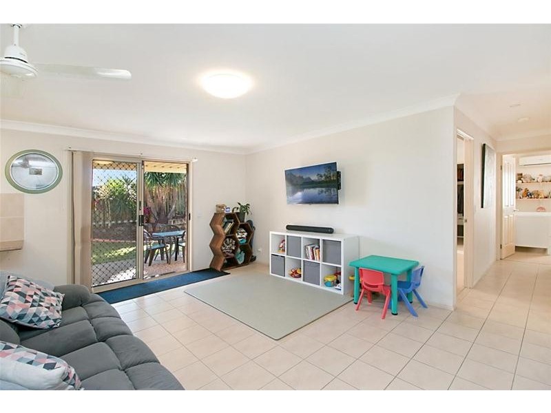 4 Bidwill Court, Elanora QLD 4221