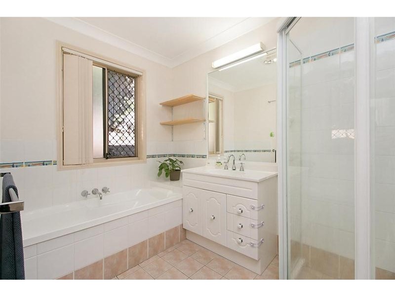 4 Bidwill Court, Elanora QLD 4221