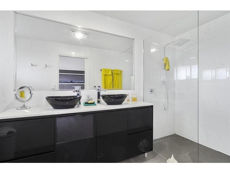 4 Aethalia Street, Currumbin Waters QLD 4223