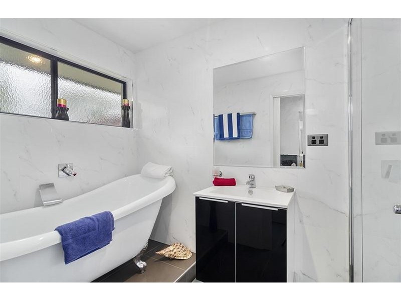 4 Aethalia Street, Currumbin Waters QLD 4223