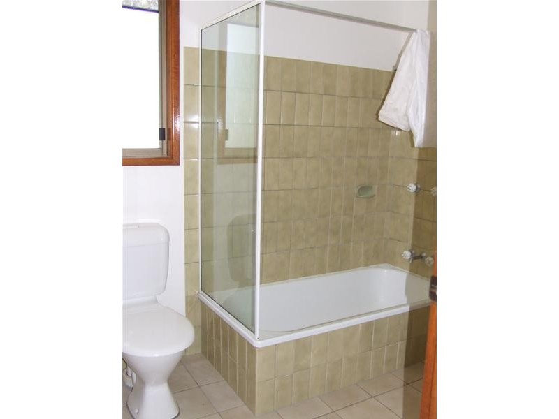 66 Ocean Parade, Burleigh Heads QLD 4220