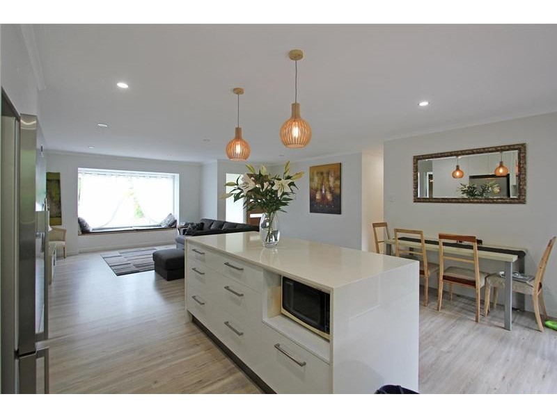 9 Glentrees  Grove, Currumbin Waters QLD 4223