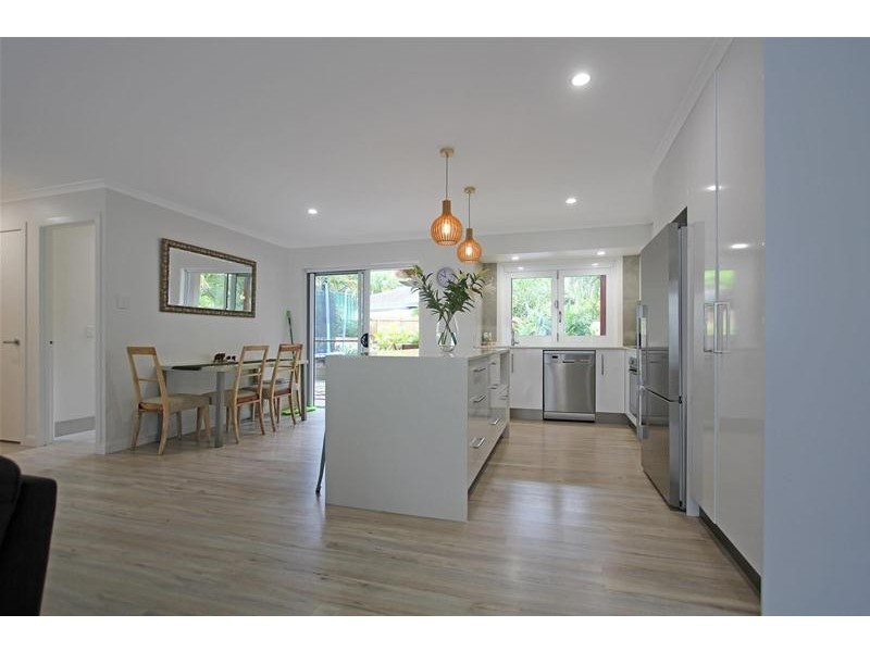 9 Glentrees  Grove, Currumbin Waters QLD 4223