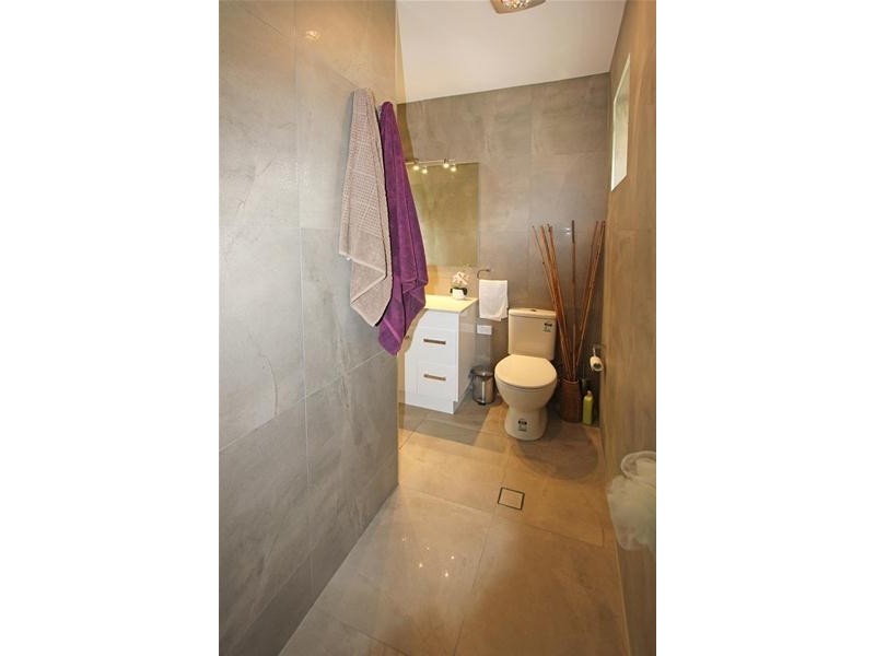 9 Glentrees  Grove, Currumbin Waters QLD 4223