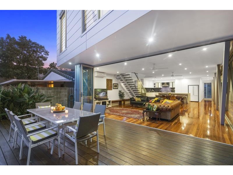 48 Twenty Fifth Avenue, Palm Beach QLD 4221