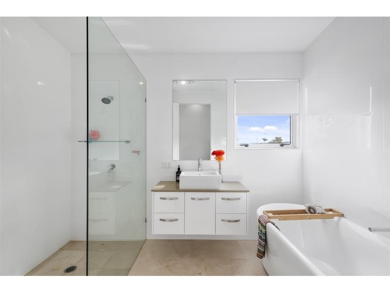 48 Twenty Fifth Avenue, Palm Beach QLD 4221