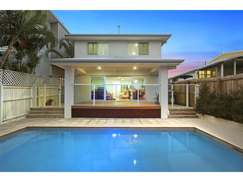 10 Twenty Third Avenue, Palm Beach QLD 4221