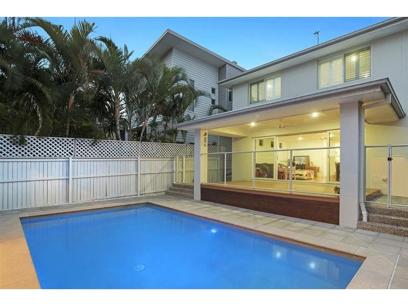 10 Twenty Third Avenue, Palm Beach QLD 4221
