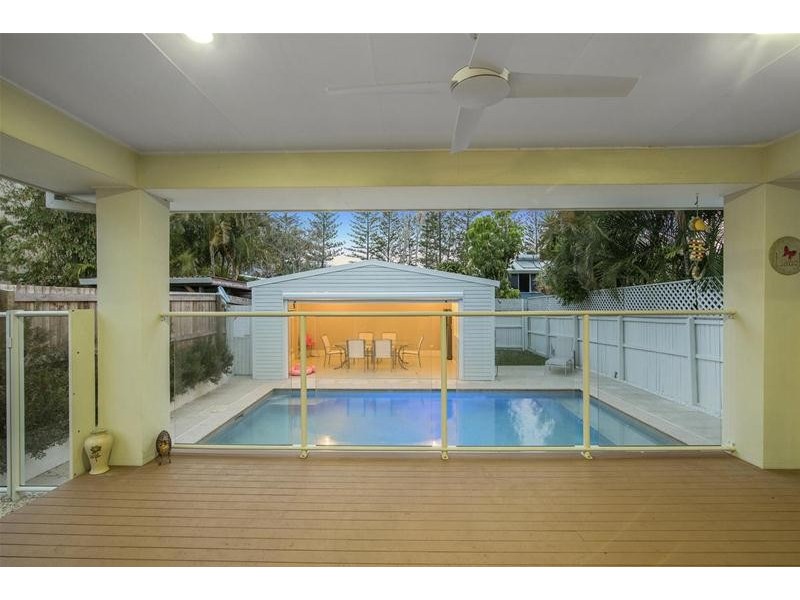 10 Twenty Third Avenue, Palm Beach QLD 4221