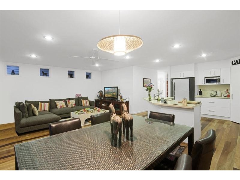 10 Twenty Third Avenue, Palm Beach QLD 4221