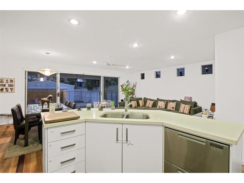 10 Twenty Third Avenue, Palm Beach QLD 4221