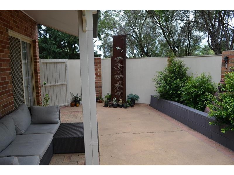 3/2 Cassowary Drive, Burleigh Waters QLD 4220