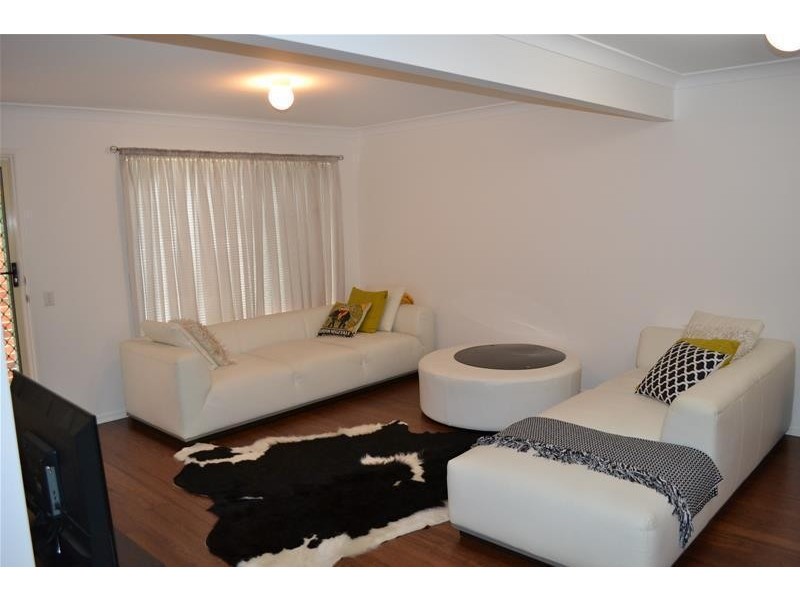 3/2 Cassowary Drive, Burleigh Waters QLD 4220