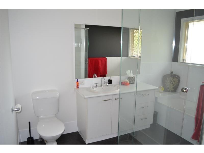 3/2 Cassowary Drive, Burleigh Waters QLD 4220