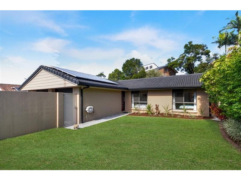 102 K P McGrath Drive, Elanora QLD 4221