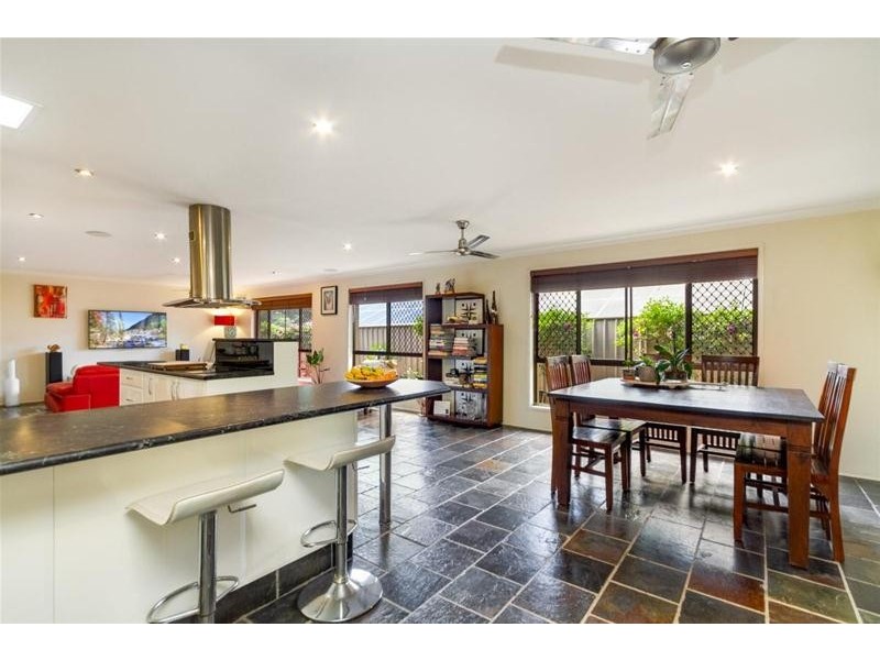 102 K P McGrath Drive, Elanora QLD 4221