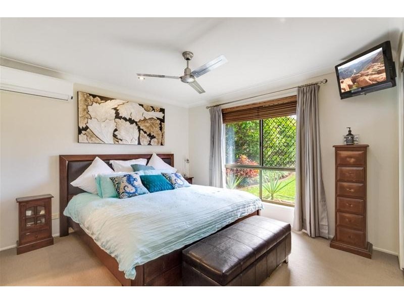 102 K P McGrath Drive, Elanora QLD 4221