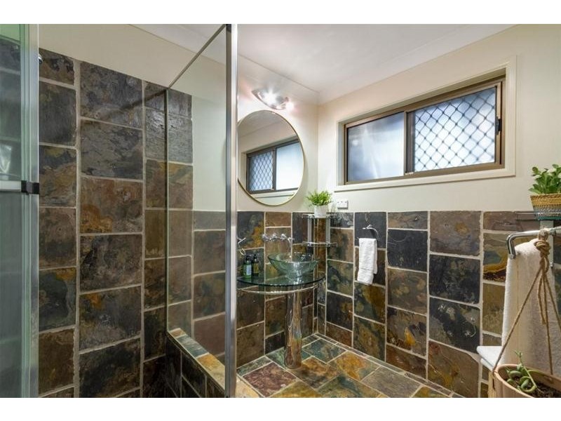 102 K P McGrath Drive, Elanora QLD 4221