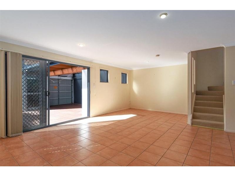 5/2 Karri Court, Burleigh Heads QLD 4220