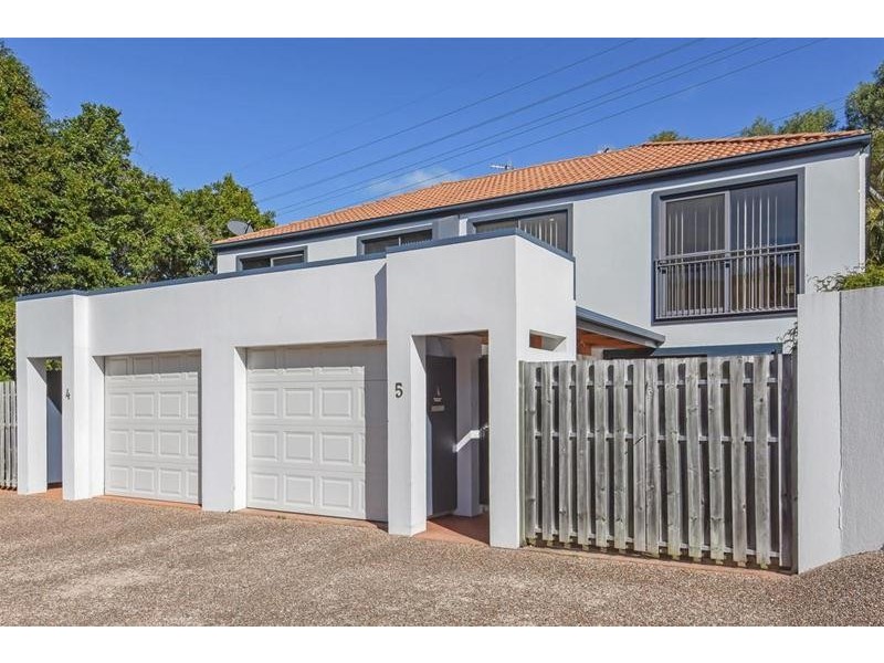 5/2 Karri Court, Burleigh Heads QLD 4220