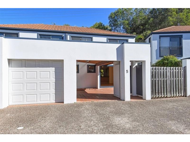 5/2 Karri Court, Burleigh Heads QLD 4220