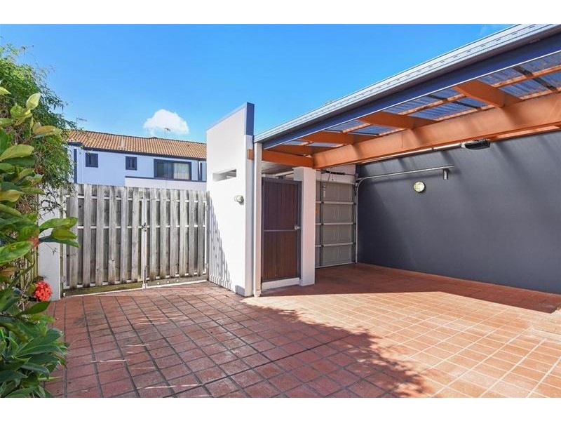 5/2 Karri Court, Burleigh Heads QLD 4220