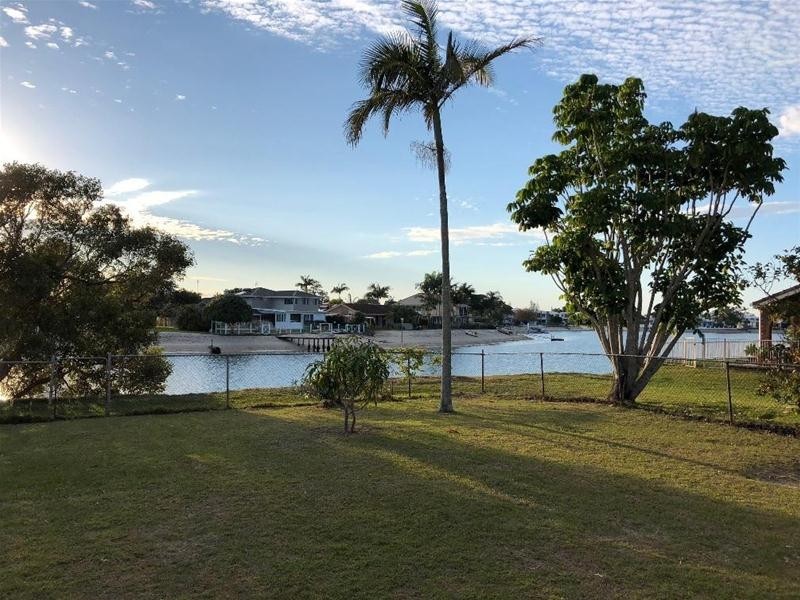 60 Mallawa Drive, Palm Beach QLD 4221