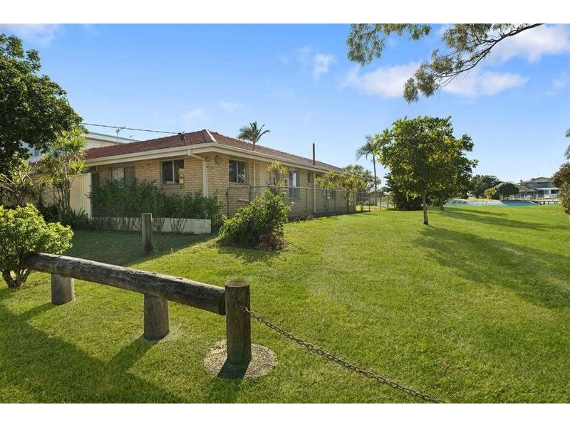 60 Mallawa Drive, Palm Beach QLD 4221