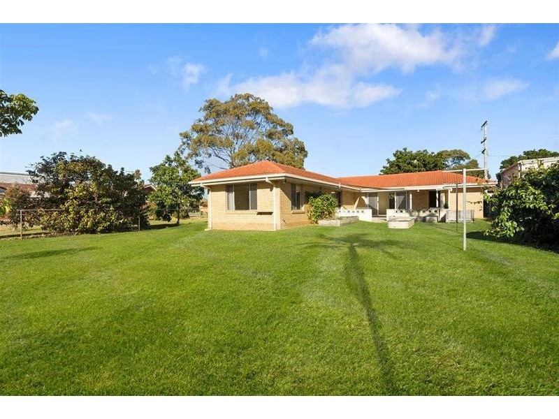 60 Mallawa Drive, Palm Beach QLD 4221