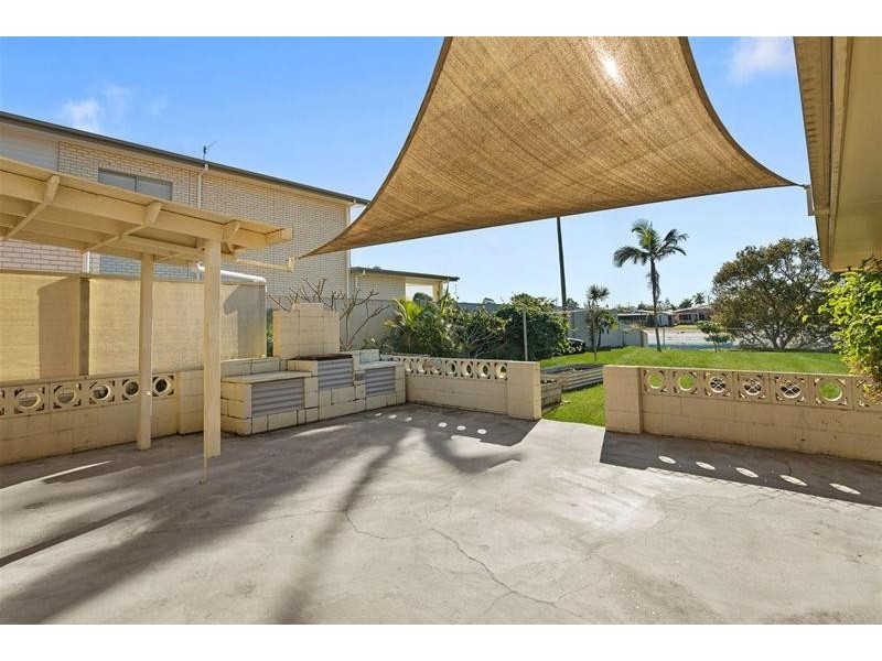 60 Mallawa Drive, Palm Beach QLD 4221