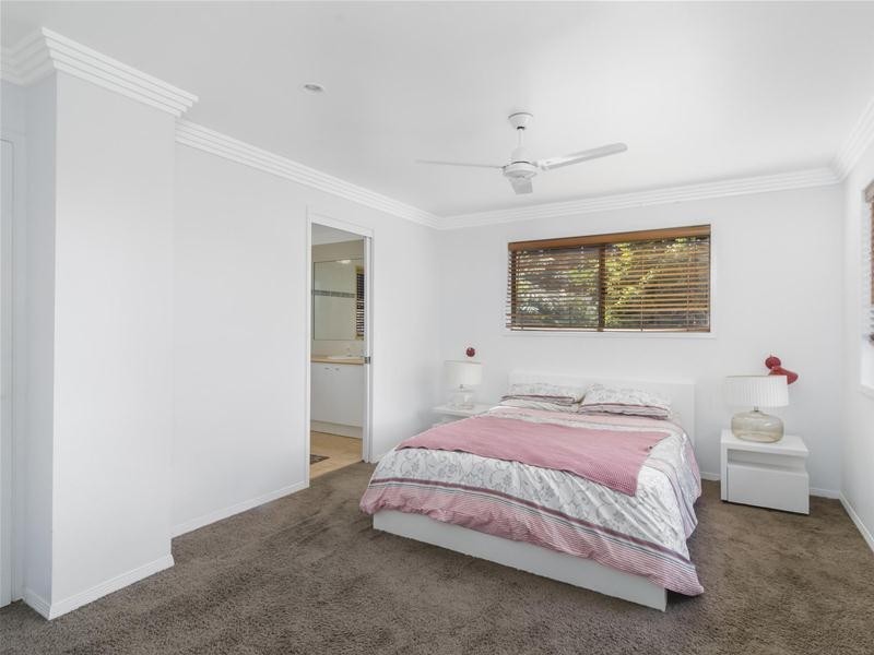 42 Ware Drive, Currumbin Waters QLD 4223