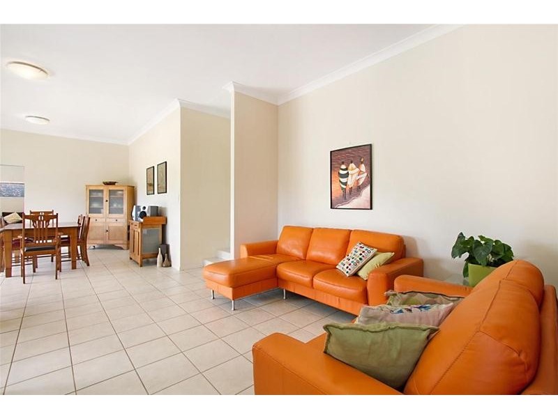 6 Nyoka Court, Elanora QLD 4221