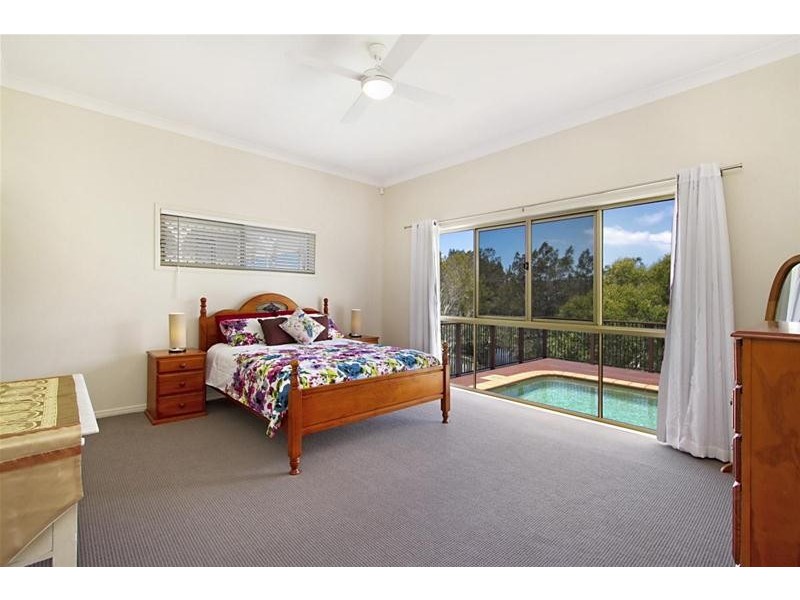 6 Nyoka Court, Elanora QLD 4221