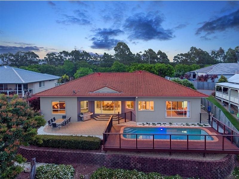 6 Nyoka Court, Elanora QLD 4221