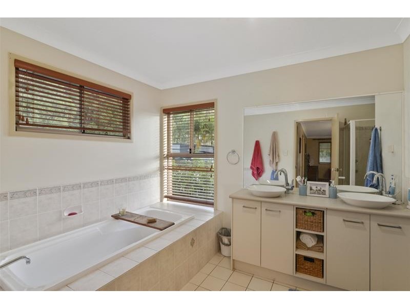 132 Valley Drive, Tallebudgera QLD 4228