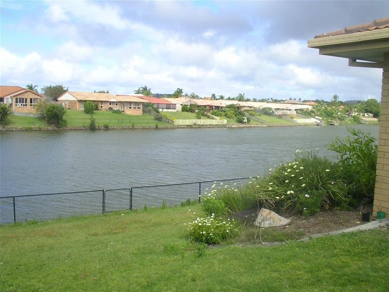 29 Southlake Drive, Varsity Lakes QLD 4227