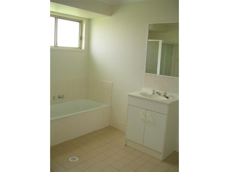 29 Southlake Drive, Varsity Lakes QLD 4227