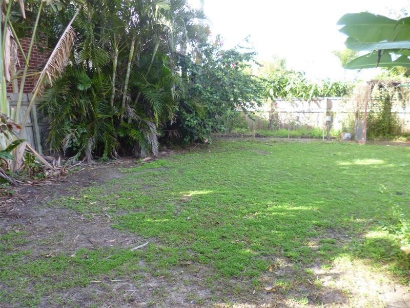 36 Fifth Avenue, Palm Beach QLD 4221