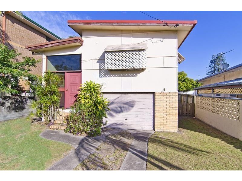 8 Twenty Fifth Avenue, Palm Beach QLD 4221