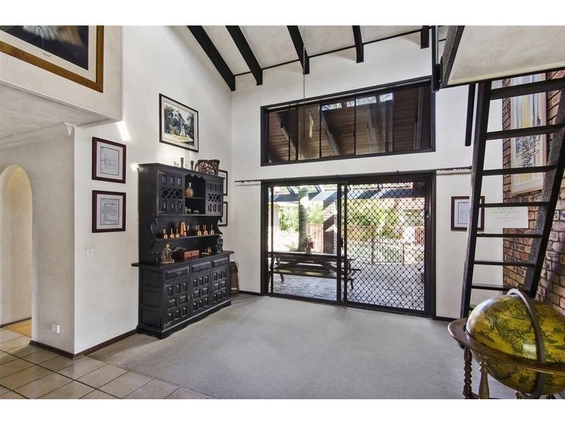 39 Kurrajong Court, Palm Beach QLD 4221