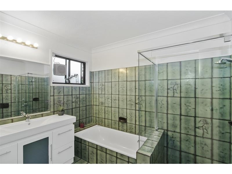 39 Kurrajong Court, Palm Beach QLD 4221