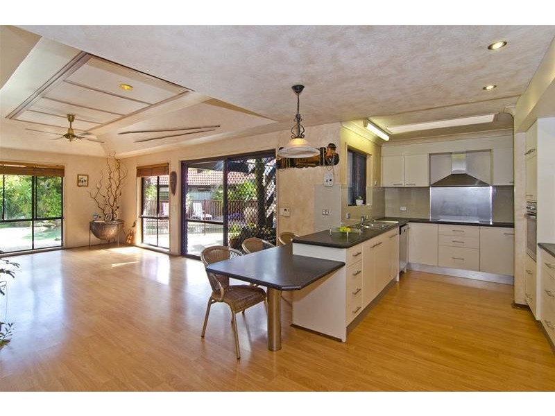 39 Kurrajong Court, Palm Beach QLD 4221