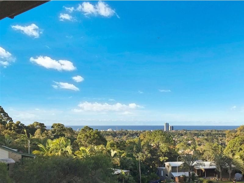 9 Attadale Court, Elanora QLD 4221