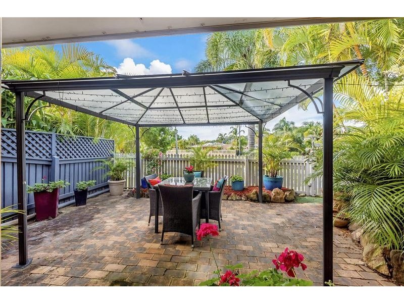2/18 Bienvenue Drive, Currumbin Waters QLD 4223