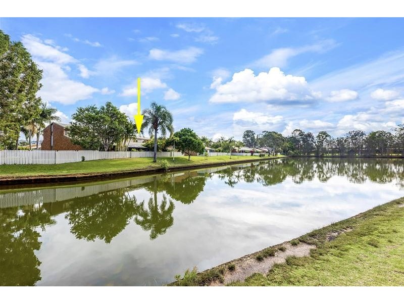 2/18 Bienvenue Drive, Currumbin Waters QLD 4223