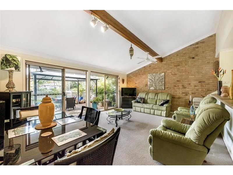 2/18 Bienvenue Drive, Currumbin Waters QLD 4223