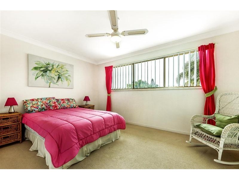 2/18 Bienvenue Drive, Currumbin Waters QLD 4223