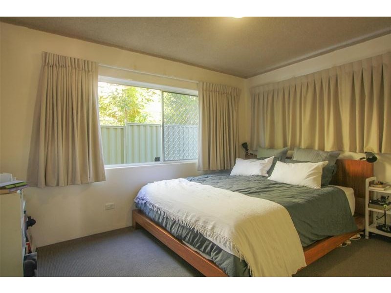 50 Tallebudgera Drive, Palm Beach QLD 4221