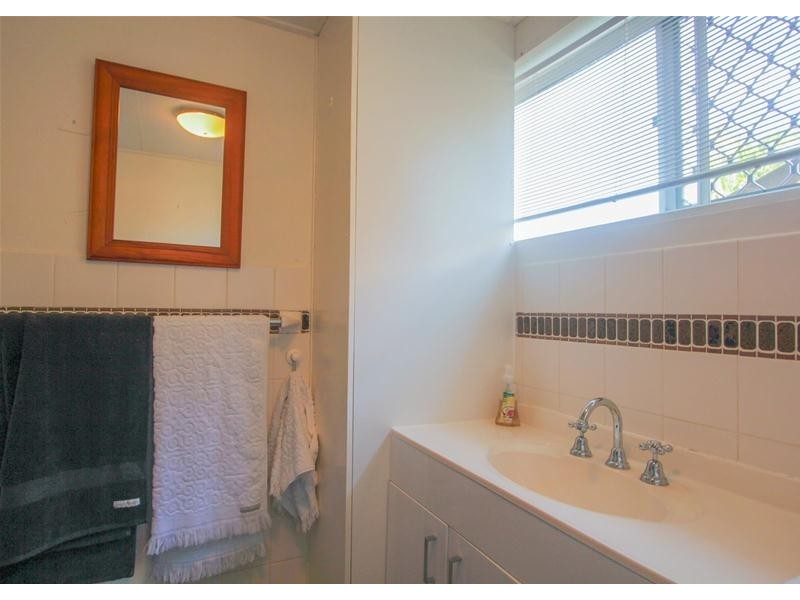 50 Tallebudgera Drive, Palm Beach QLD 4221