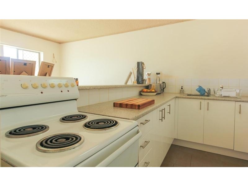 50 Tallebudgera Drive, Palm Beach QLD 4221